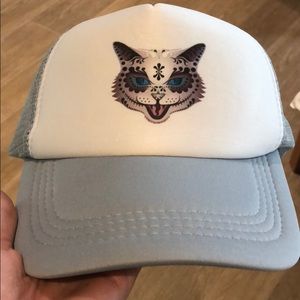 Trucker hat
